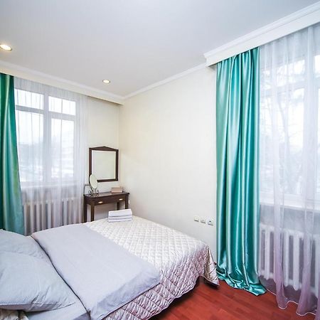 Apartment Ploshchad Pobedy 3 Komnaty มินสก์ ภายนอก รูปภาพ