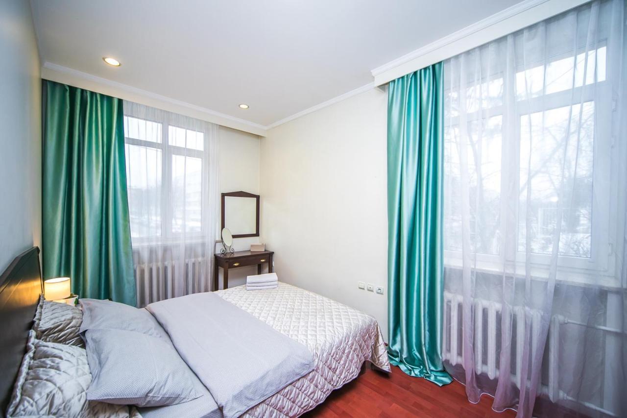 Apartment Ploshchad Pobedy 3 Komnaty มินสก์ ภายนอก รูปภาพ