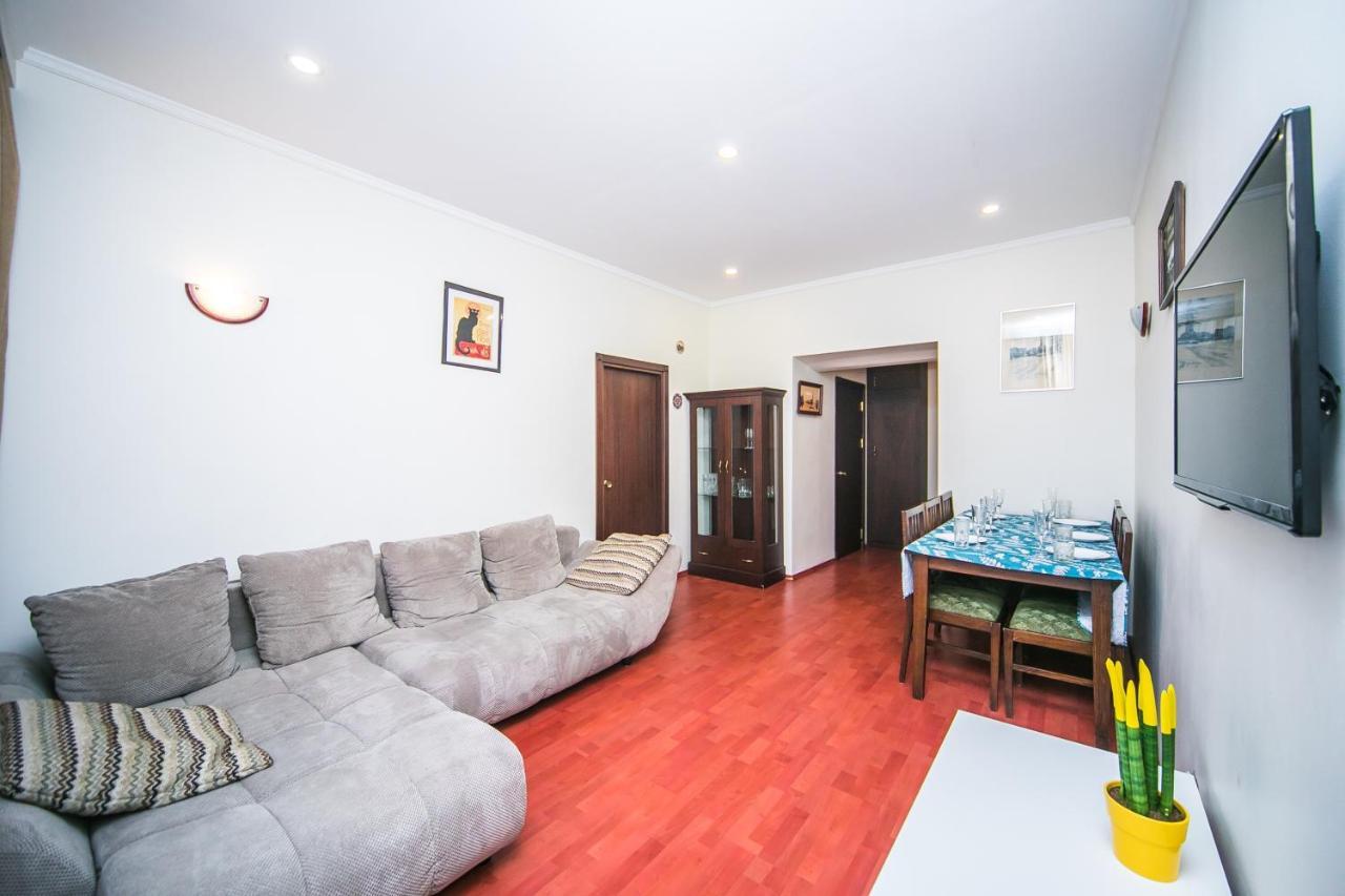 Apartment Ploshchad Pobedy 3 Komnaty มินสก์ ภายนอก รูปภาพ