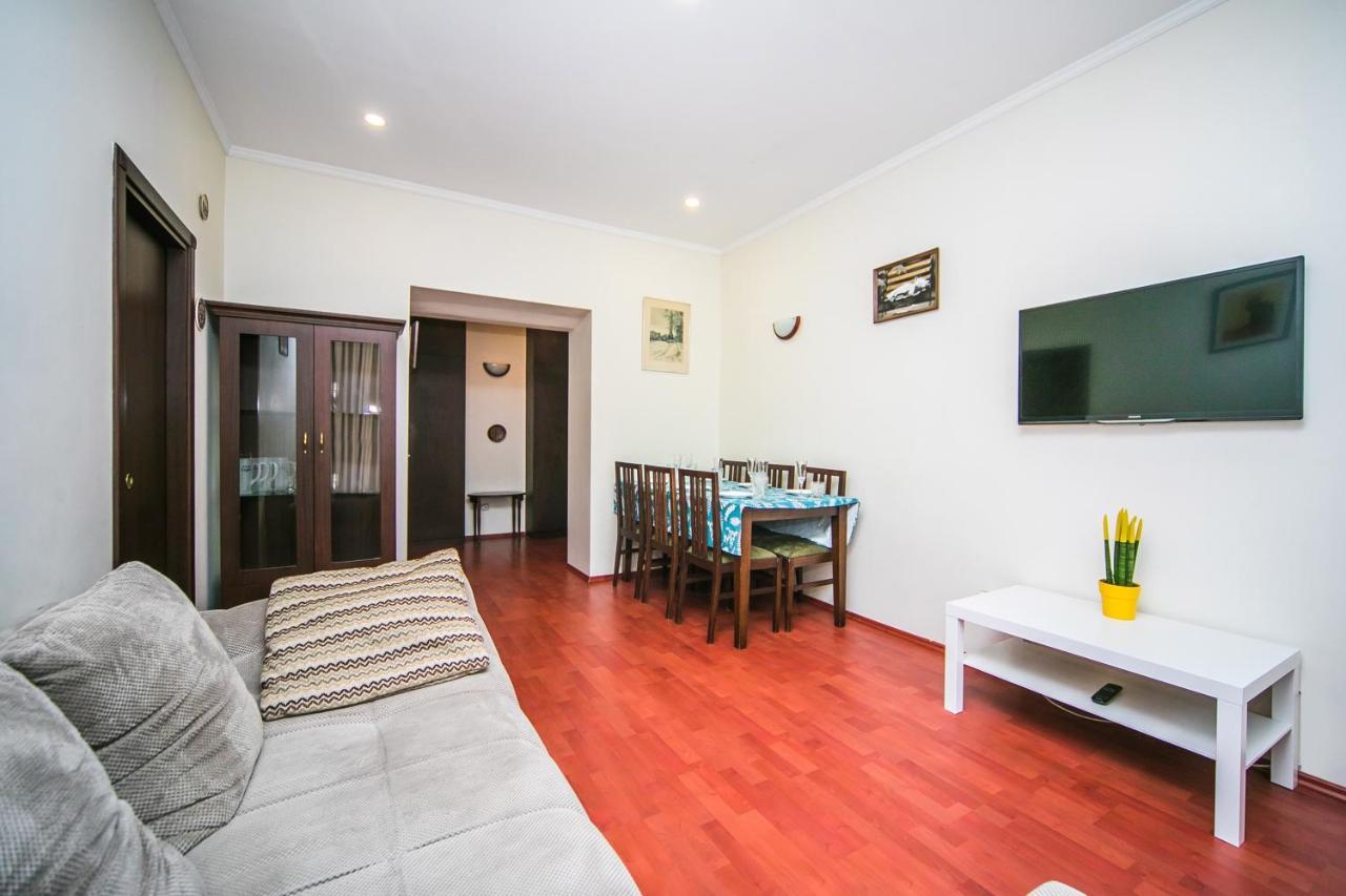 Apartment Ploshchad Pobedy 3 Komnaty มินสก์ ภายนอก รูปภาพ