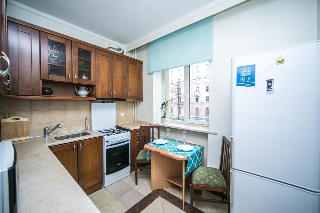Apartment Ploshchad Pobedy 3 Komnaty มินสก์ ภายนอก รูปภาพ