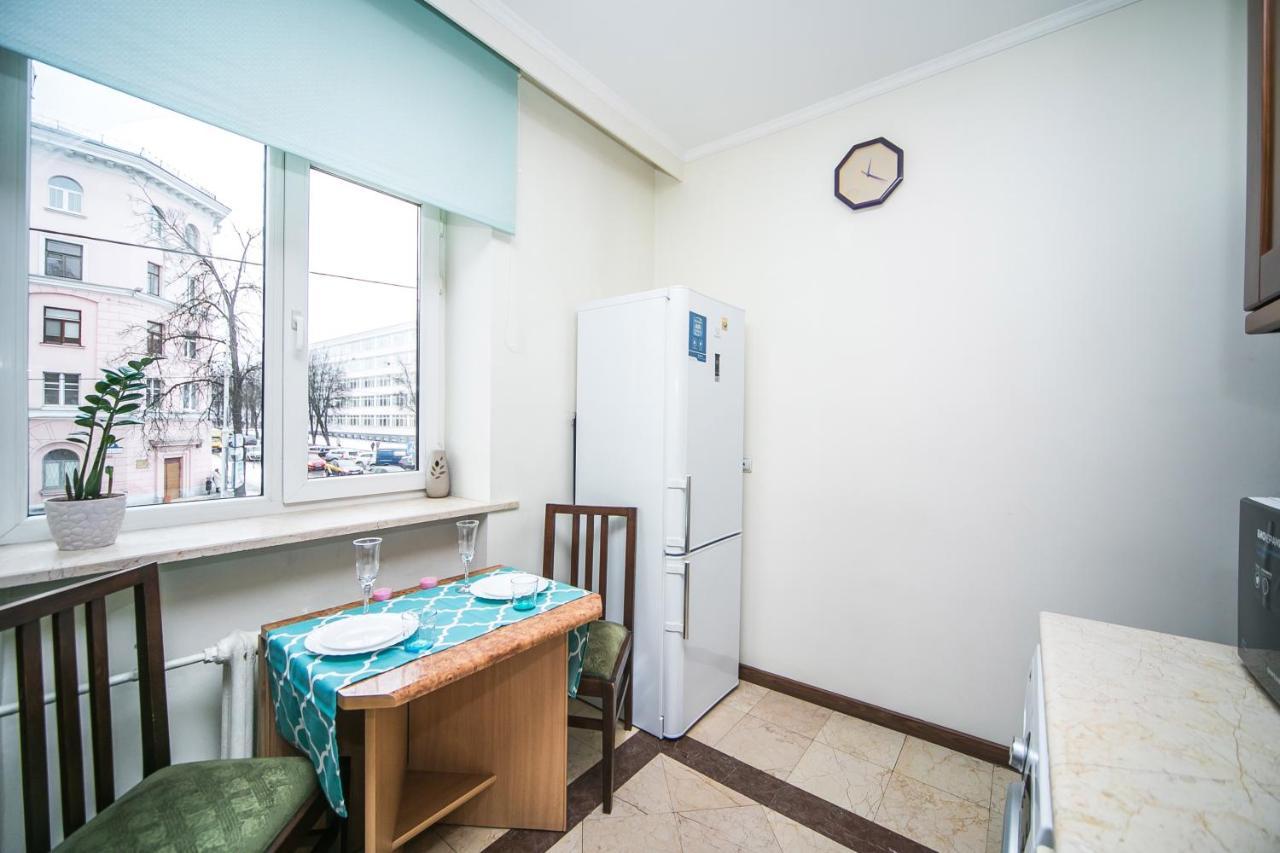 Apartment Ploshchad Pobedy 3 Komnaty มินสก์ ภายนอก รูปภาพ