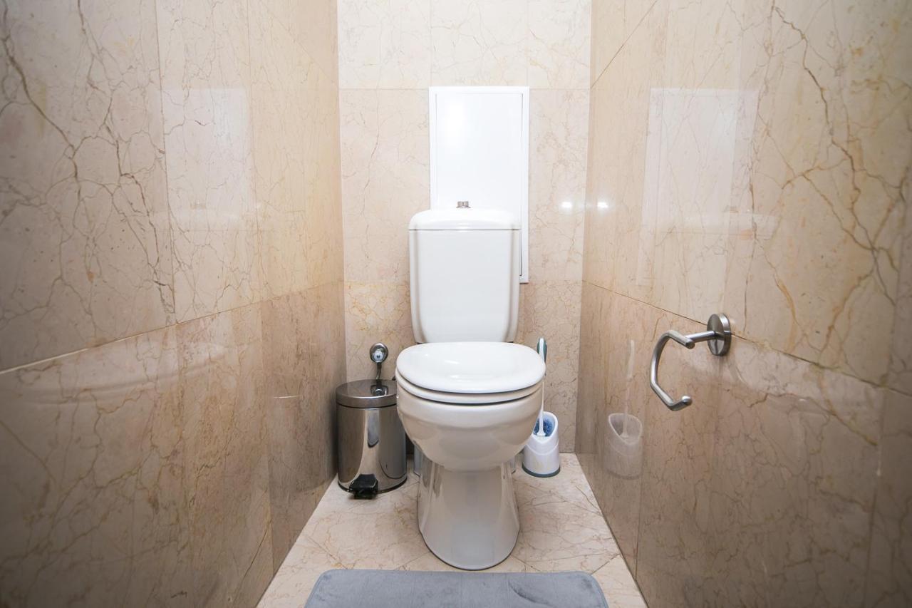 Apartment Ploshchad Pobedy 3 Komnaty มินสก์ ภายนอก รูปภาพ